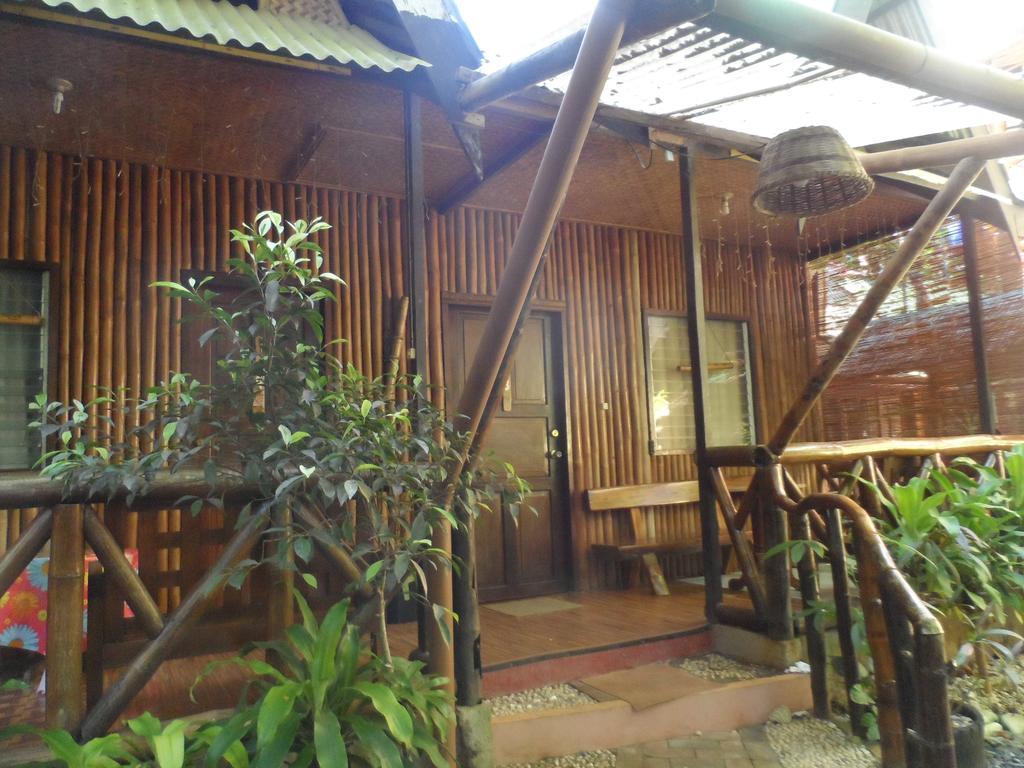 Victoria Guest House And Cottages Puerto Princesa Ngoại thất bức ảnh