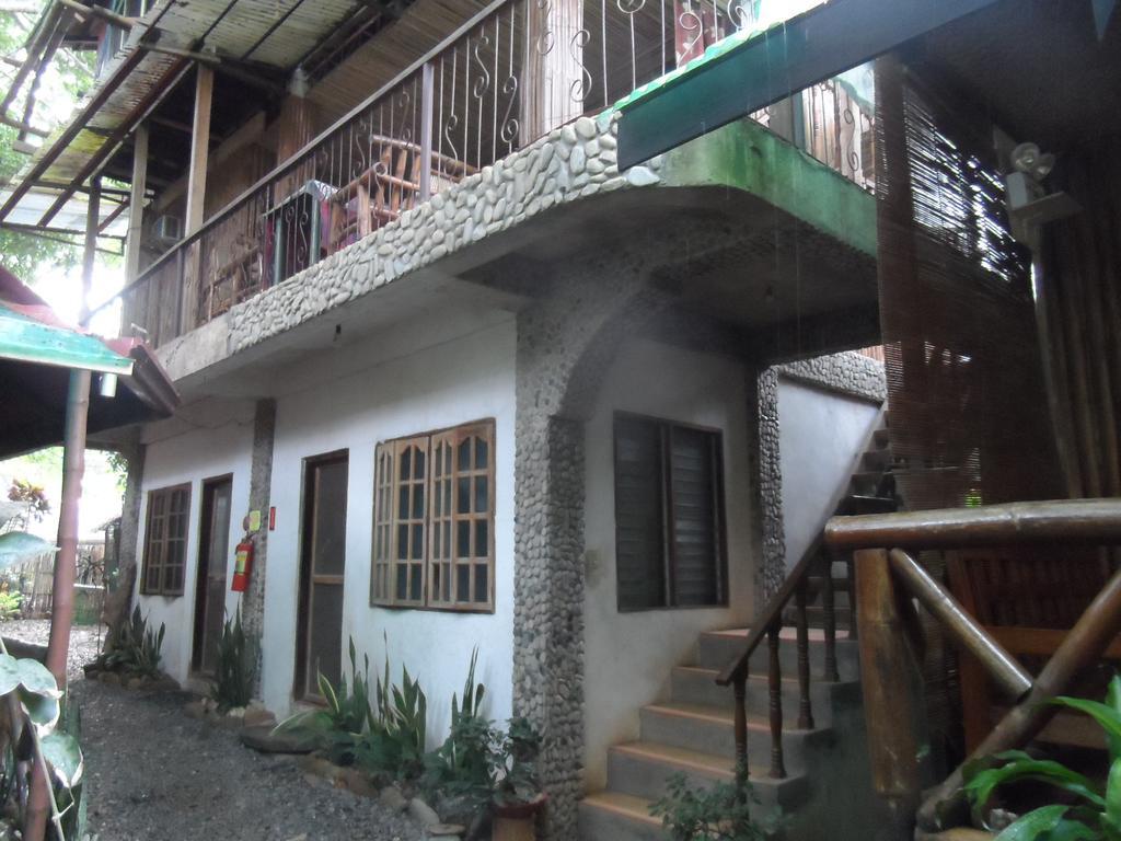 Victoria Guest House And Cottages Puerto Princesa Ngoại thất bức ảnh