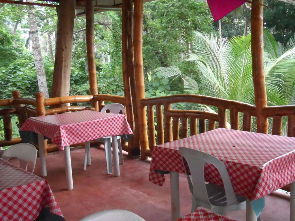 Victoria Guest House And Cottages Puerto Princesa Ngoại thất bức ảnh