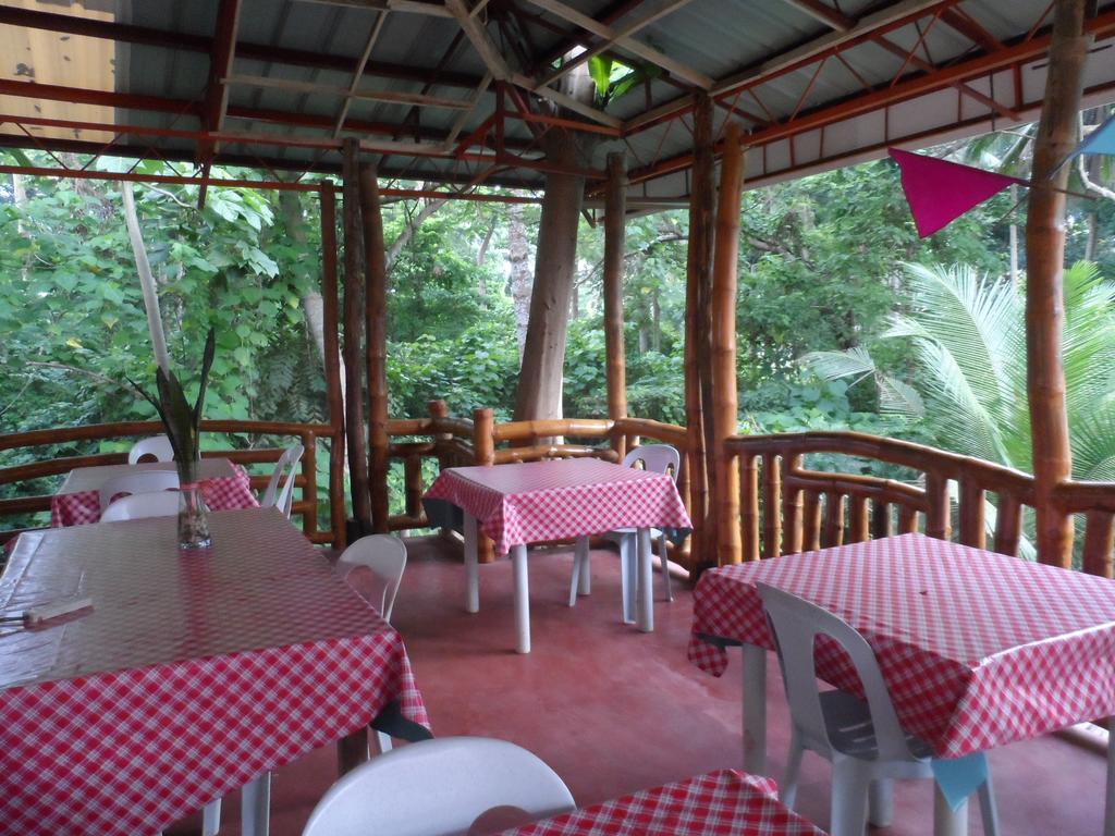 Victoria Guest House And Cottages Puerto Princesa Ngoại thất bức ảnh
