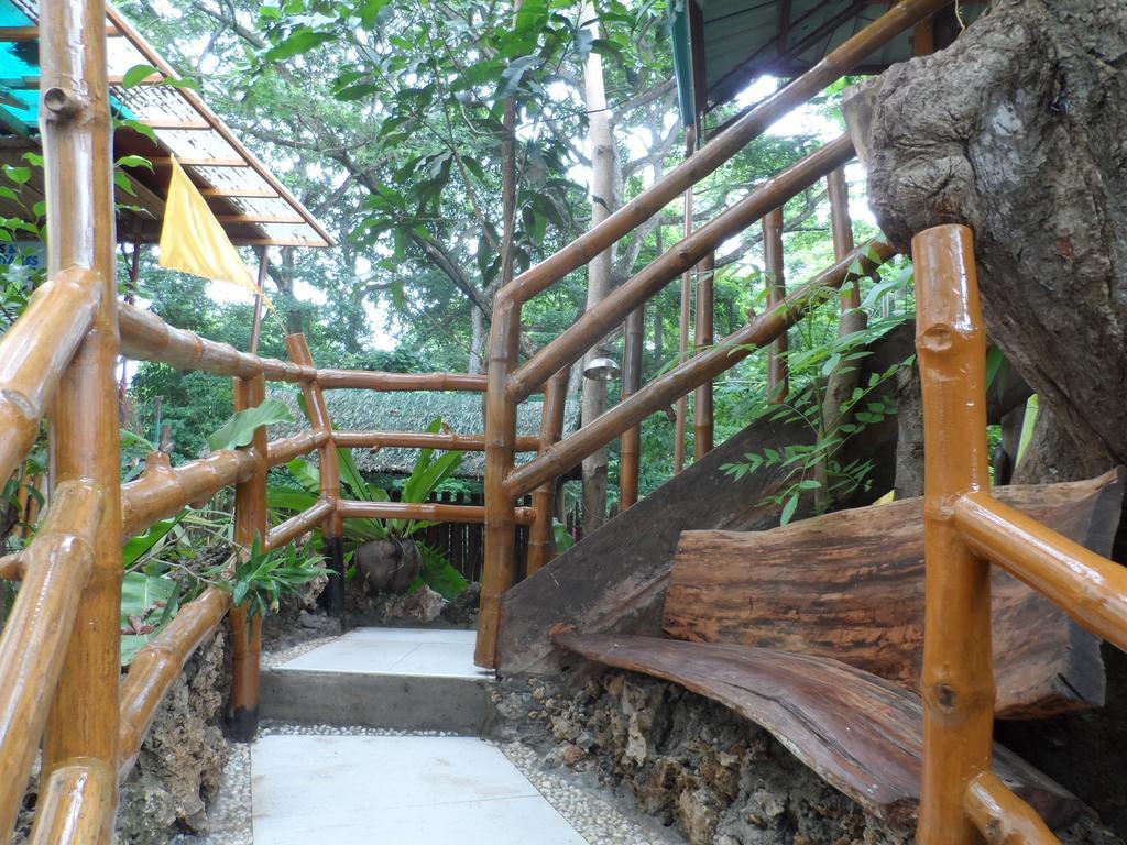 Victoria Guest House And Cottages Puerto Princesa Ngoại thất bức ảnh
