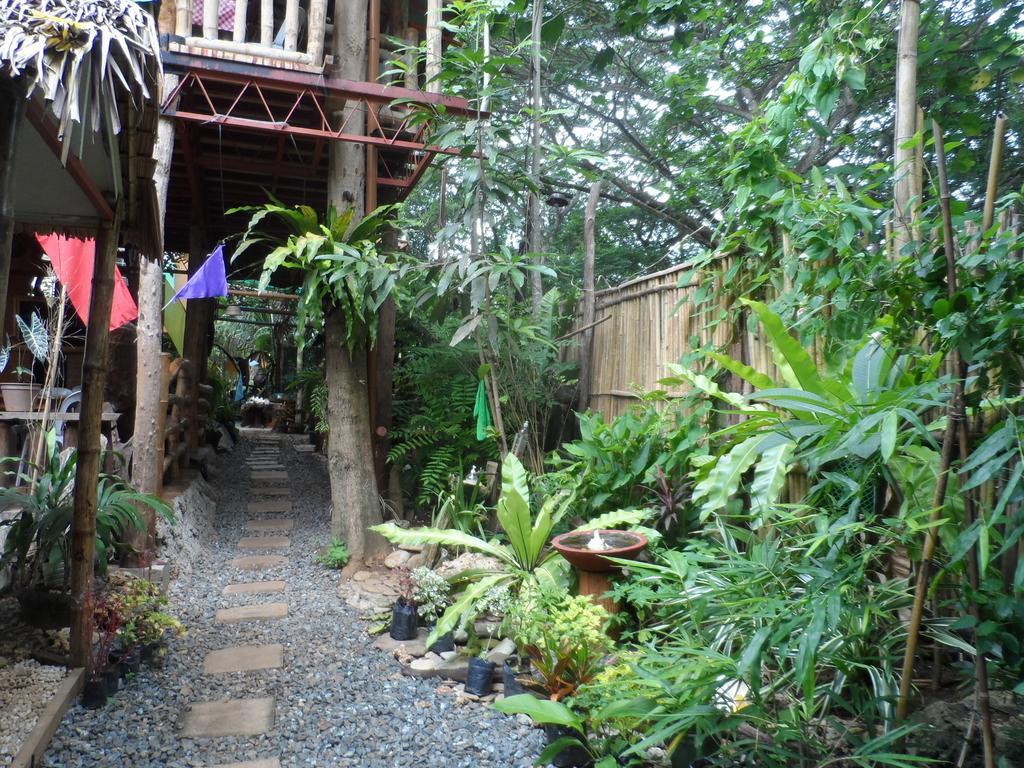 Victoria Guest House And Cottages Puerto Princesa Ngoại thất bức ảnh