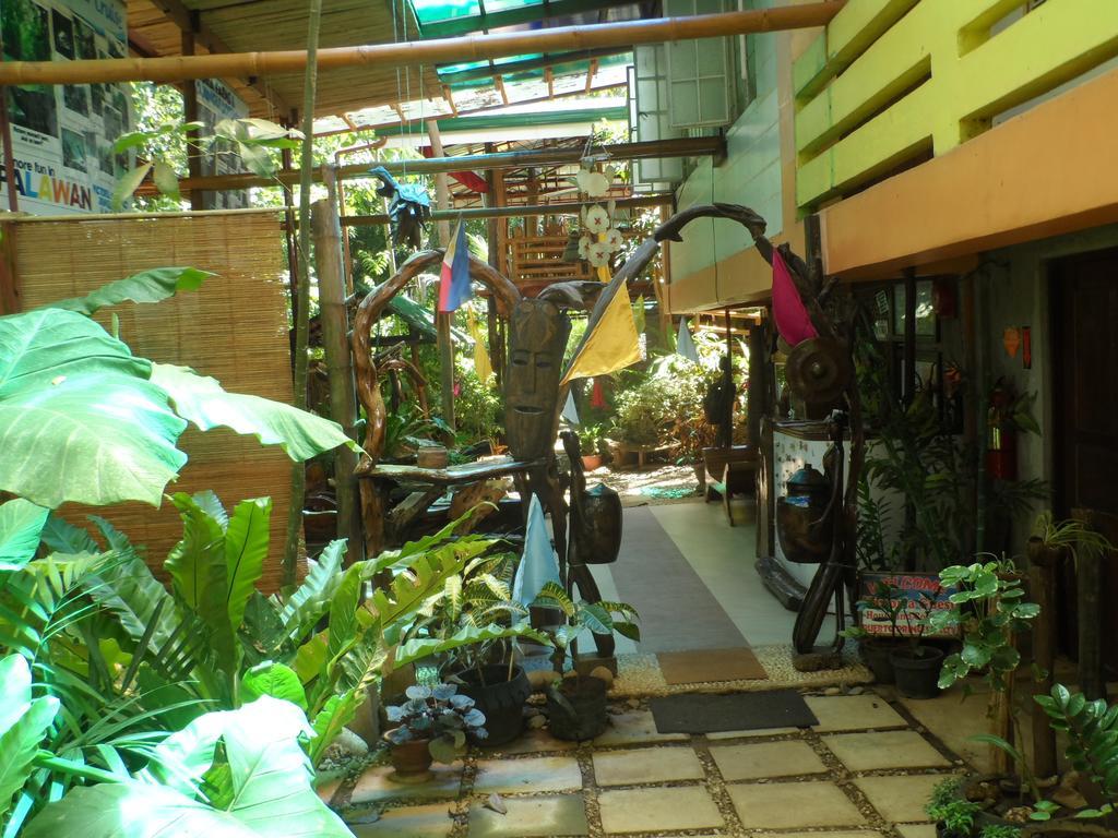 Victoria Guest House And Cottages Puerto Princesa Ngoại thất bức ảnh