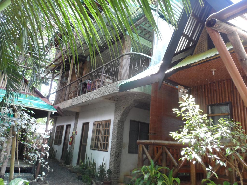Victoria Guest House And Cottages Puerto Princesa Ngoại thất bức ảnh