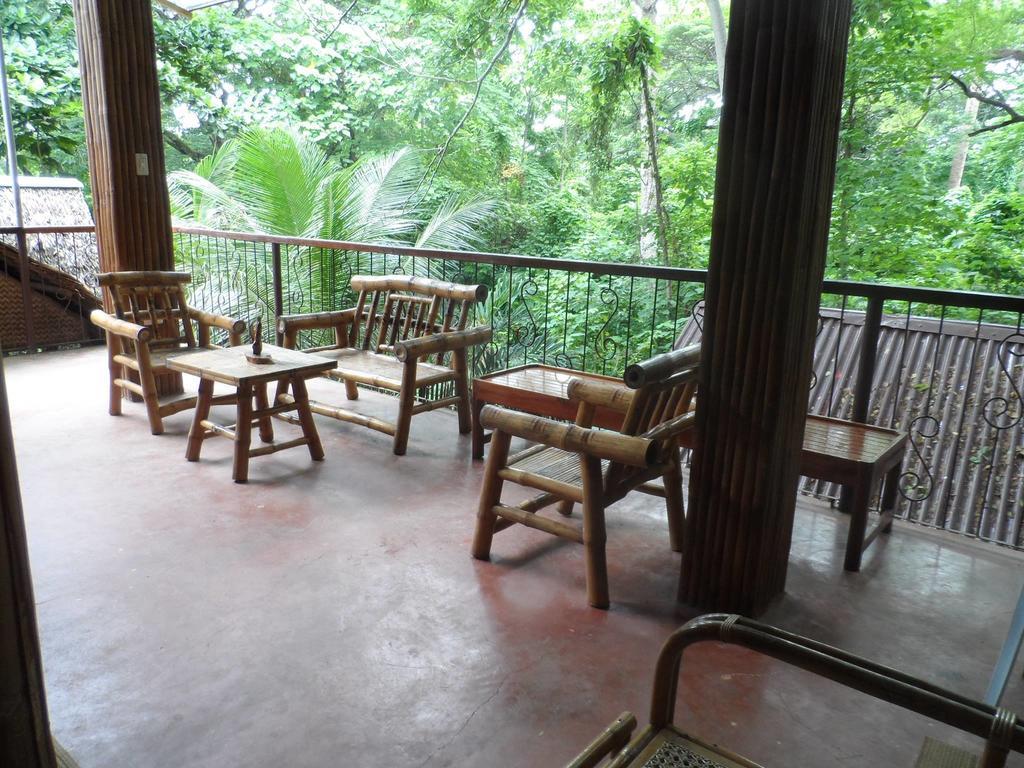 Victoria Guest House And Cottages Puerto Princesa Ngoại thất bức ảnh